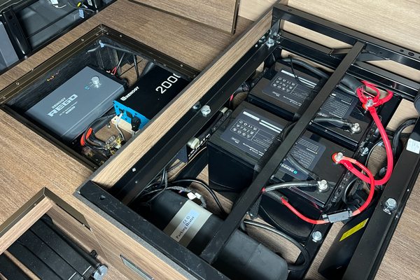 86GARAGE 電装施工