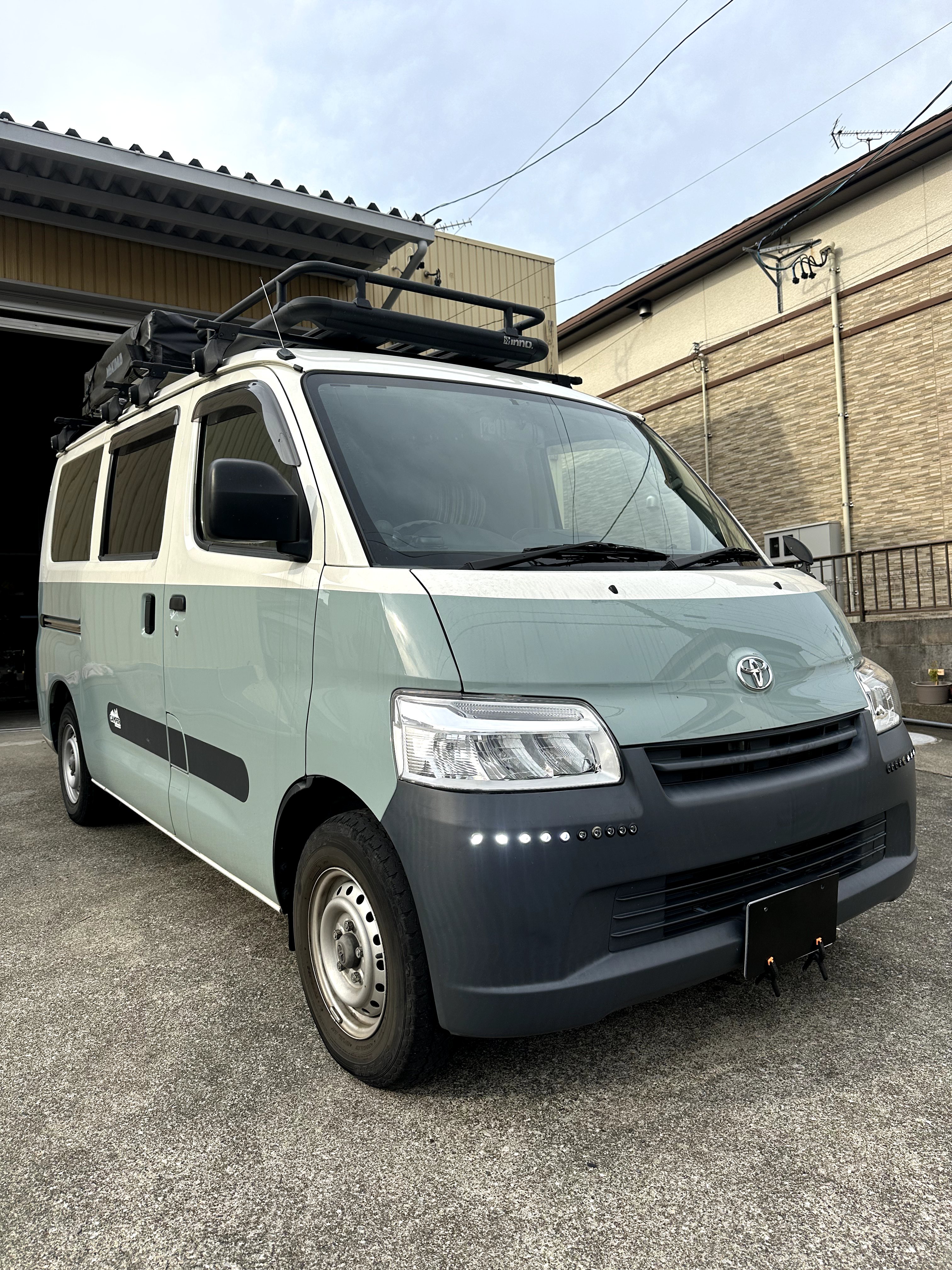 タウンエース 12Vエアコンの設置場所次第で車内スペースUP | 86GARAGE