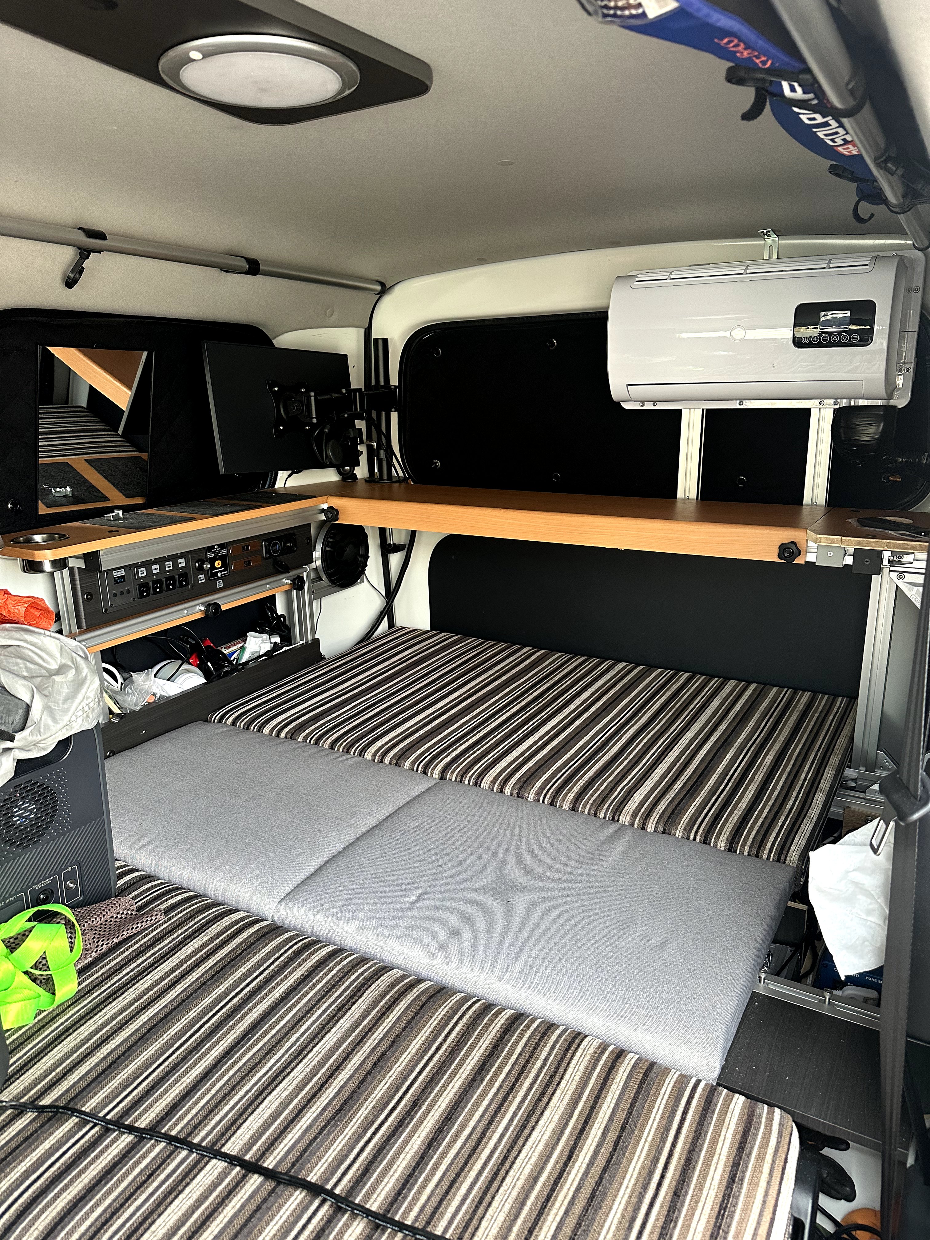 タウンエース 12Vエアコンの設置場所次第で車内スペースUP | 86GARAGE