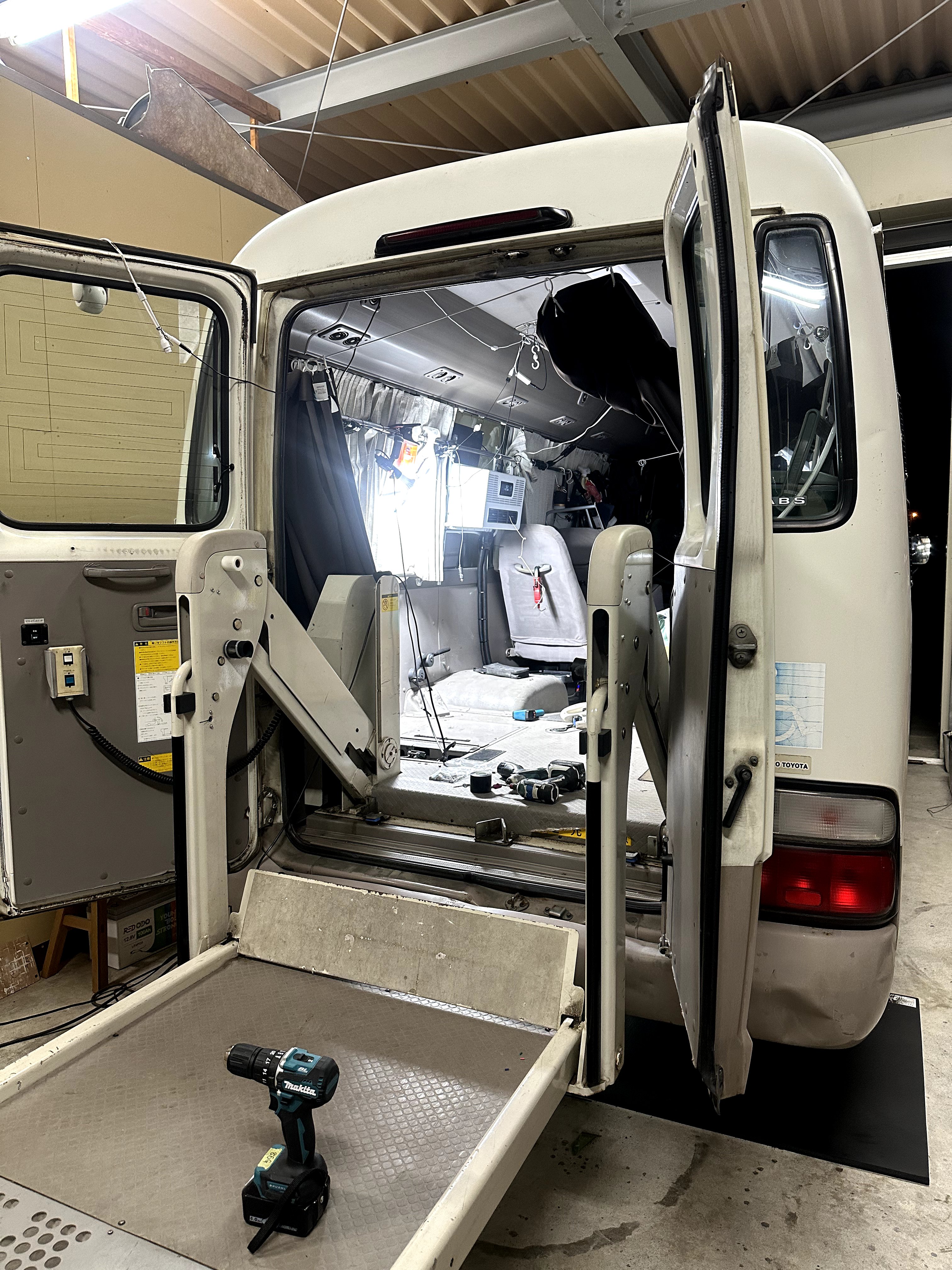 コースター 12Vエアコン ポタ電 施工前3 2025.07.27 | 86GARAGE