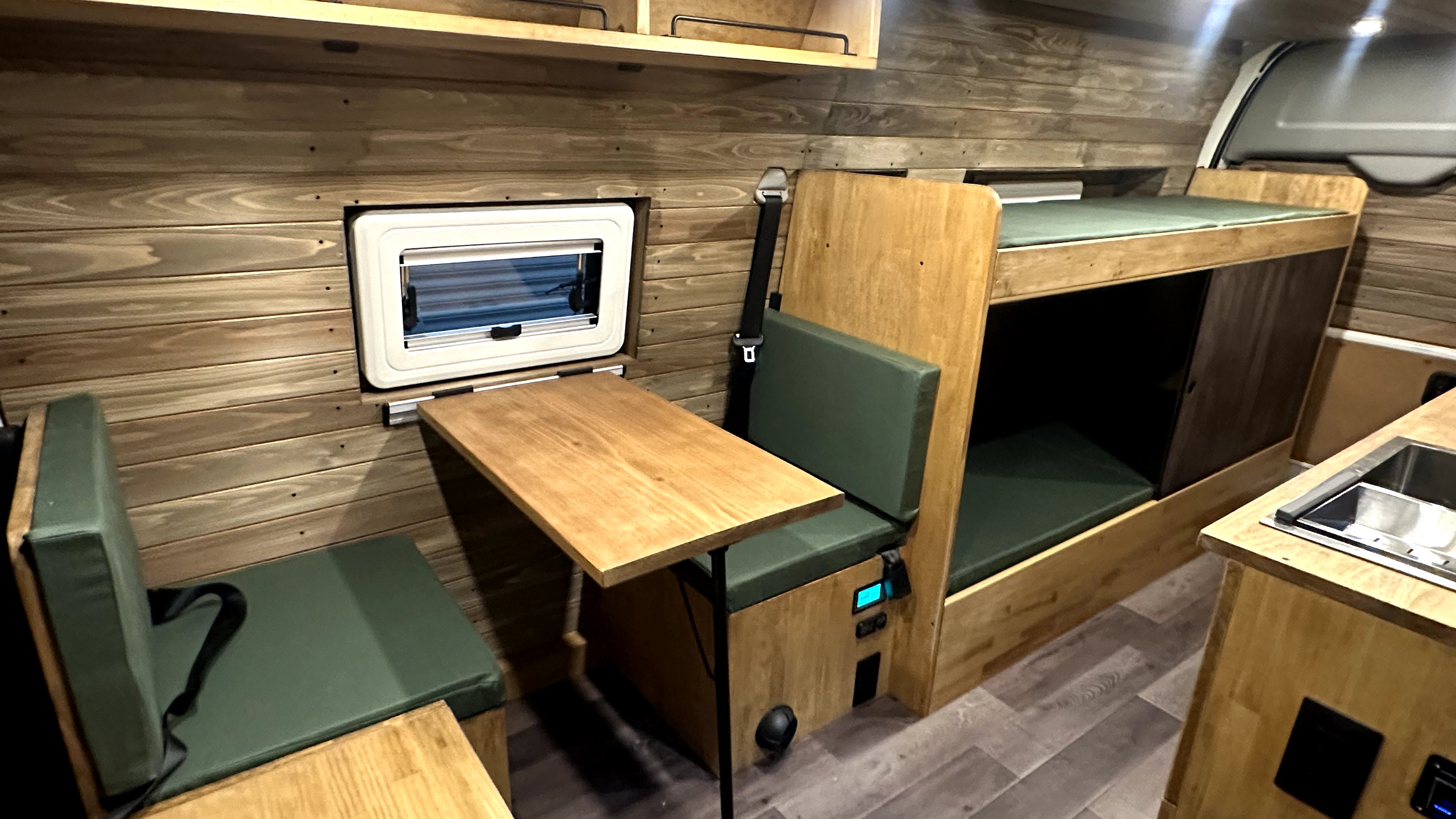 ハイエース キャンピングカー仕様 施工後3 2026.01.27 | 86GARAGE