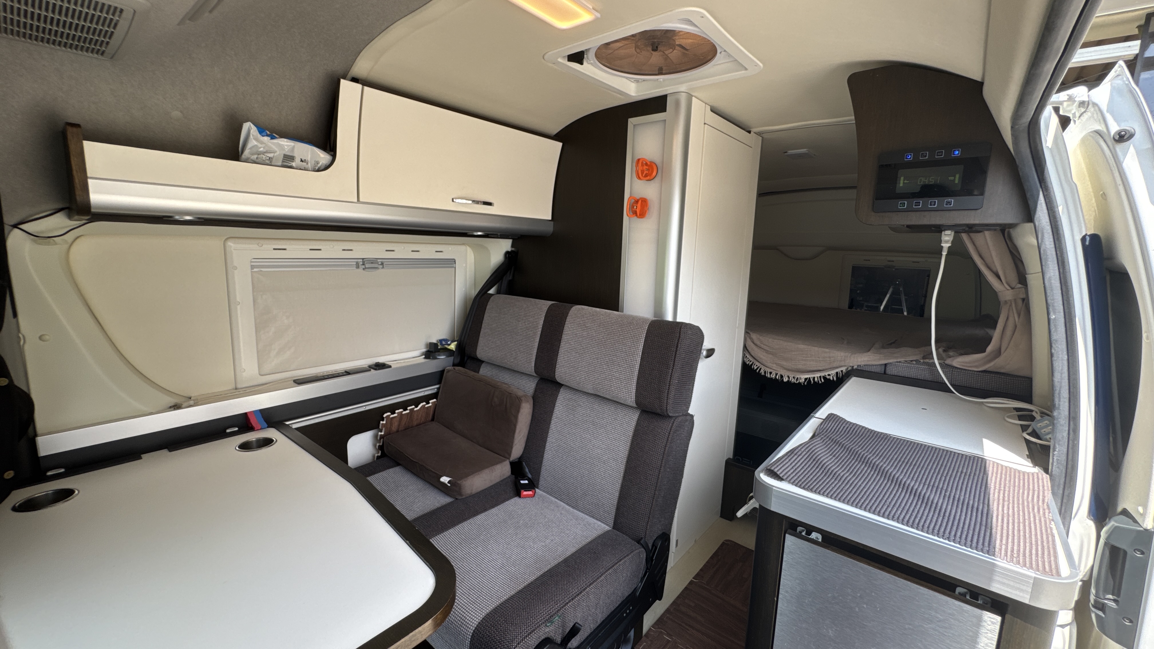 ハイエース 軽バン12Vエアコン取り付け費用比較 2 2026.04.07 | 86GARAGE