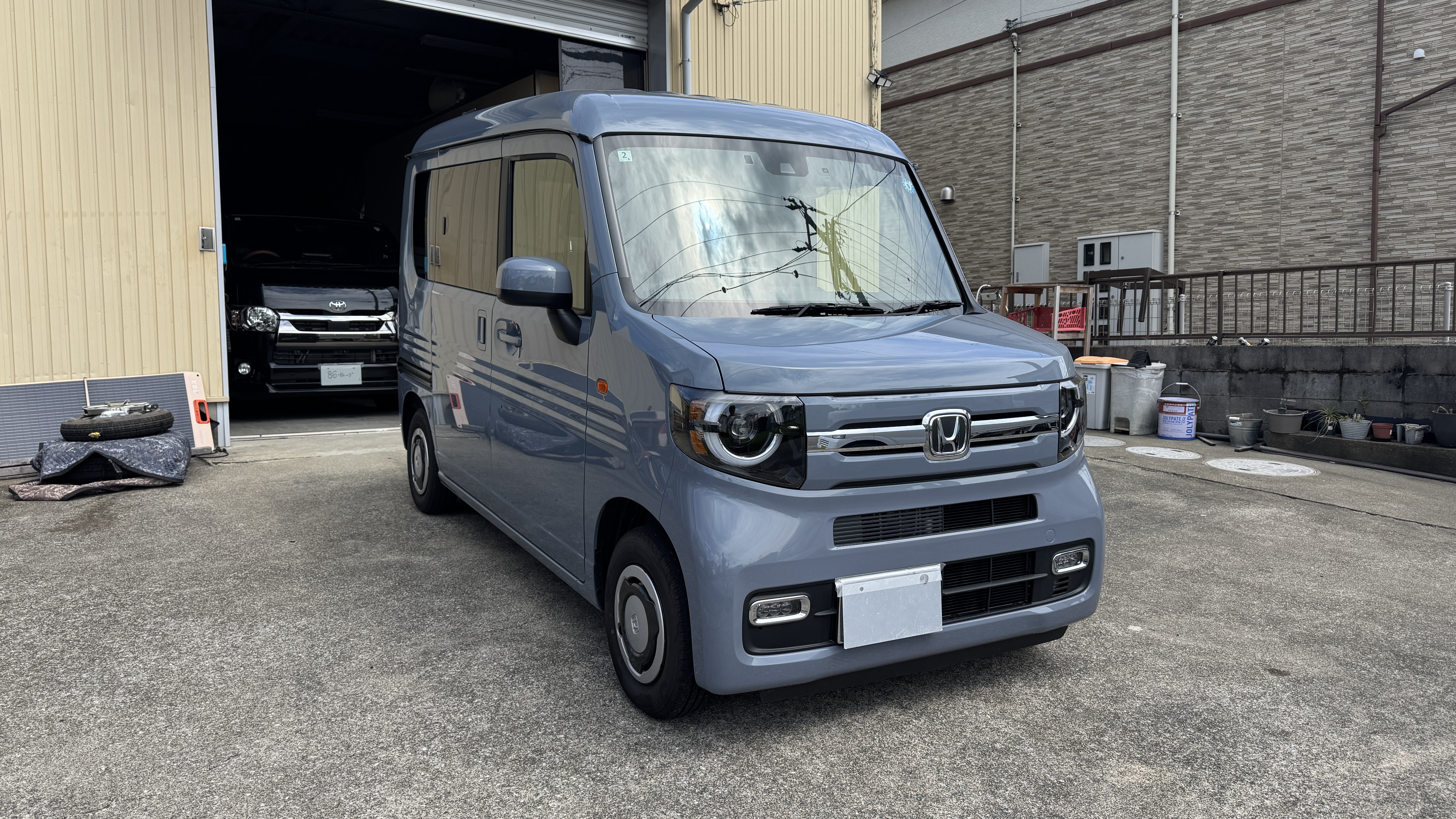 平日は4人乗り、週末は車中泊｜N-VANのフルビルド | 86GARAGE