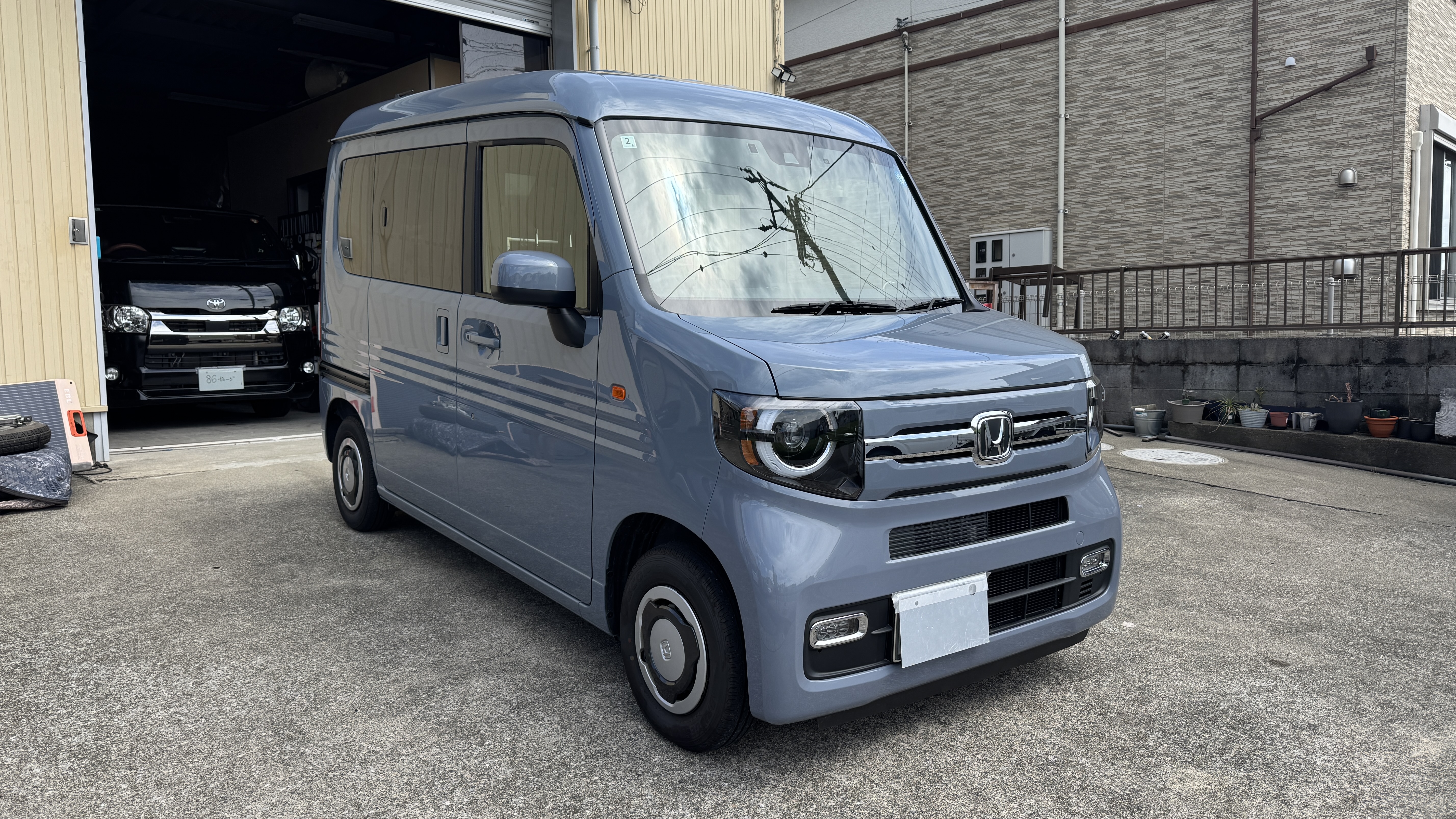 軽バンの車中泊カスタムは、車を預けるだけ｜最短2週間・N-VAN