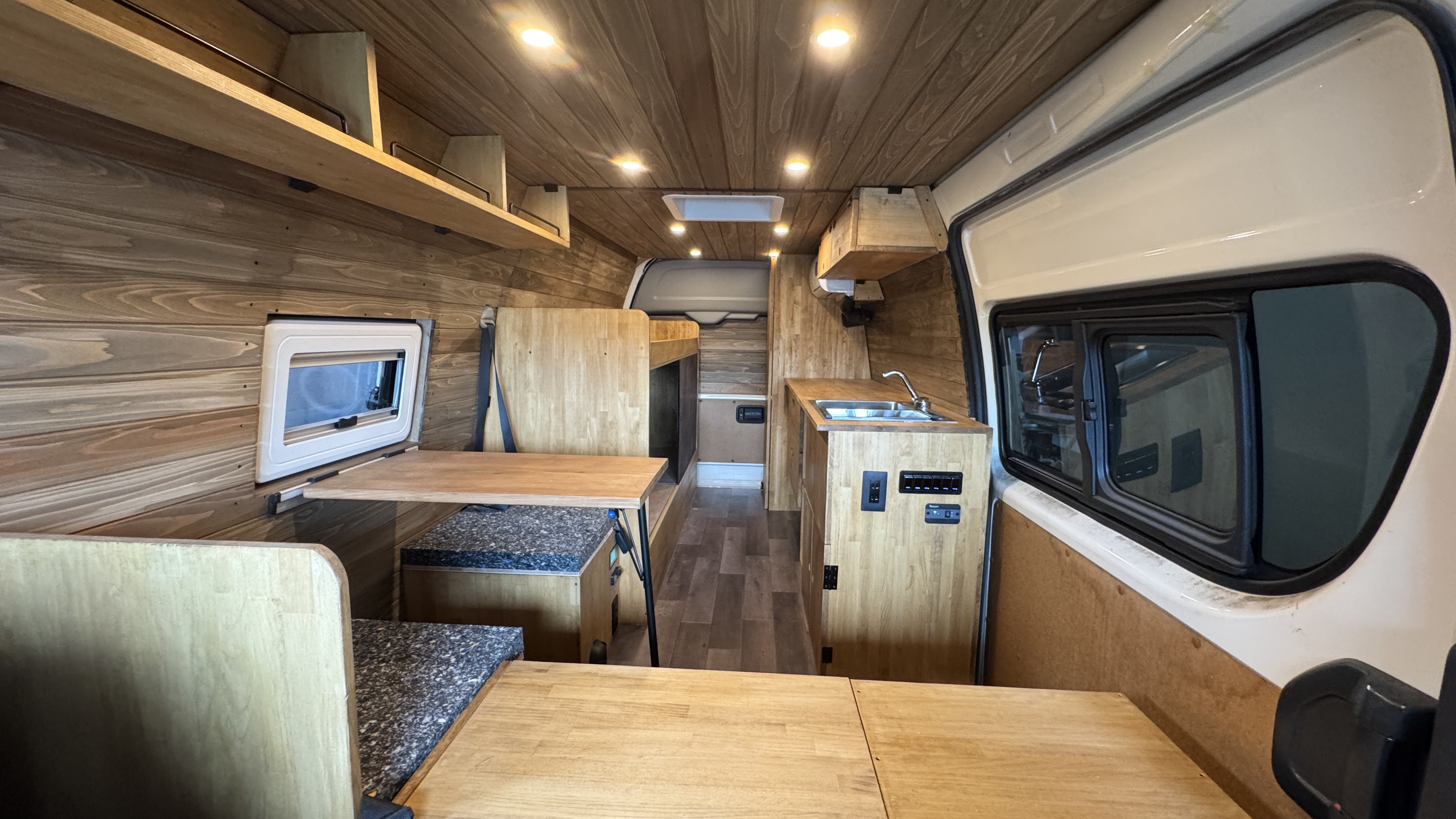 ハイエース キャンピングカー制作 2026.01.27 | 86GARAGE