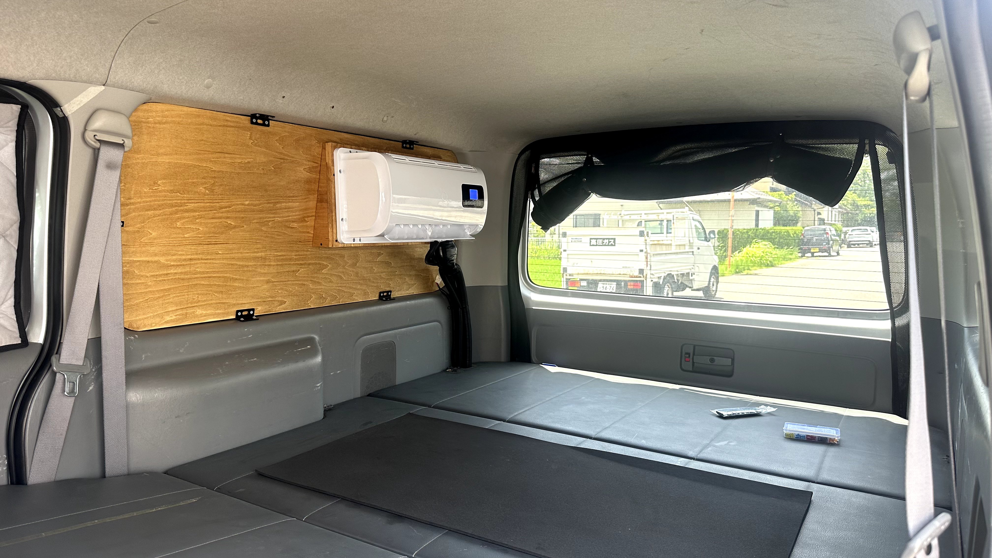 乗用車でも12Vエアコン取り付けられる?ハイエースに取り付けてみた2