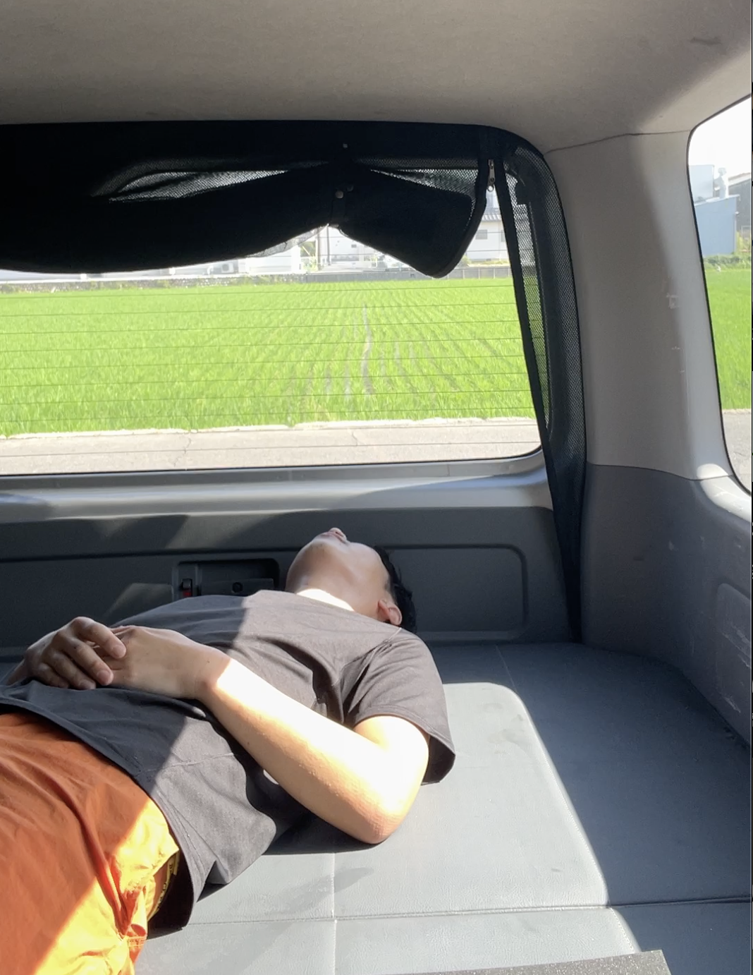 乗用車でも12Vエアコン取り付けられる?ハイエースに取り付けてみた3